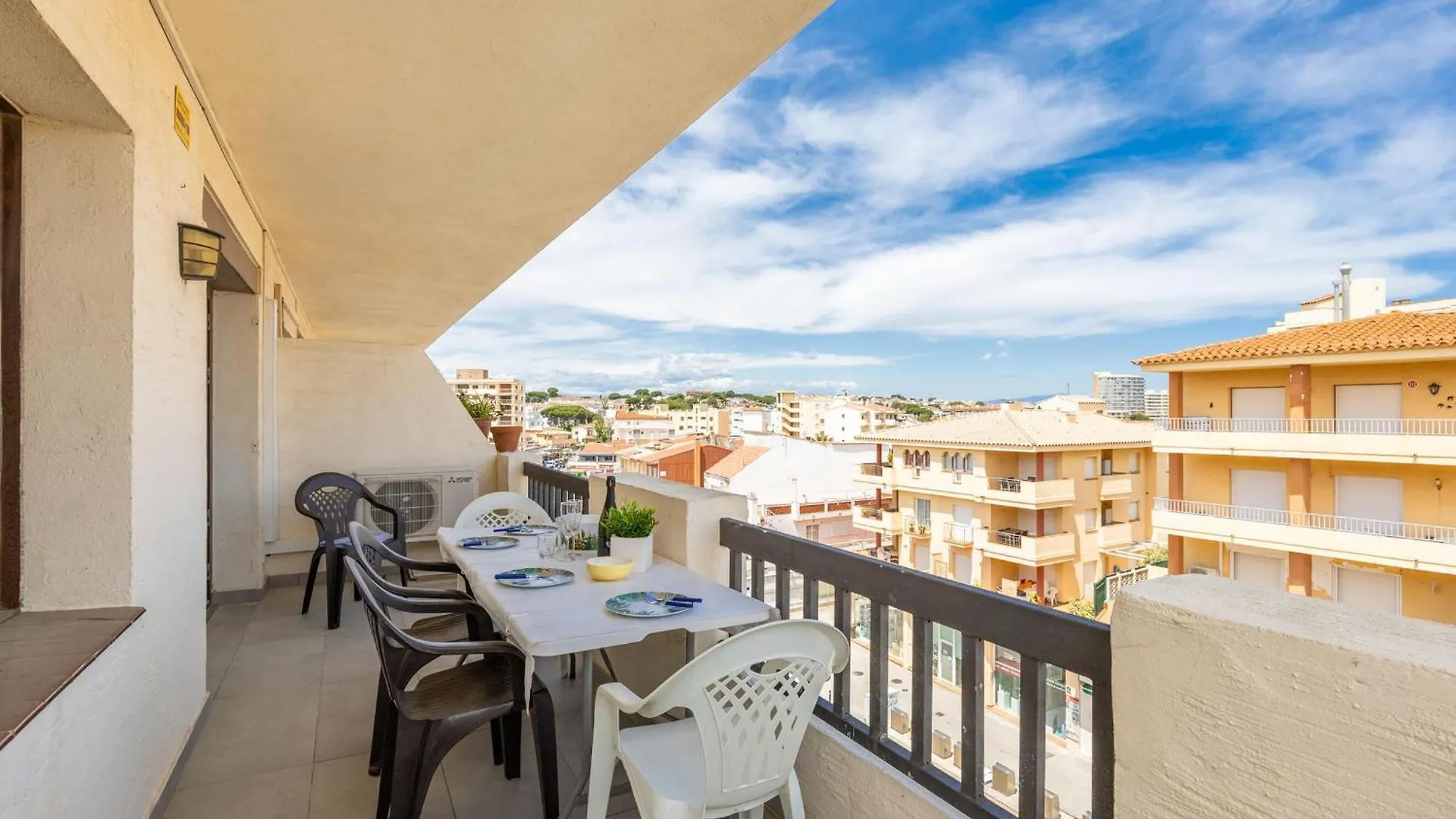 Apartamento Centrico En Riells Con Terraza A 100M De La Playa - Es-325-3 Torroella de Montgrí Apartman