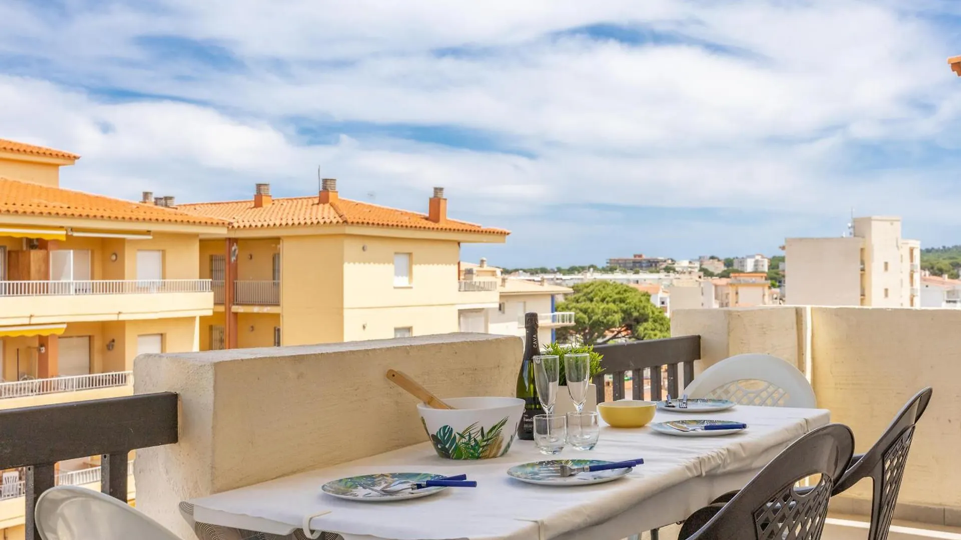 Apartamento Centrico En Riells Con Terraza A 100M De La Playa - Es-325-3 Torroella De Montgri