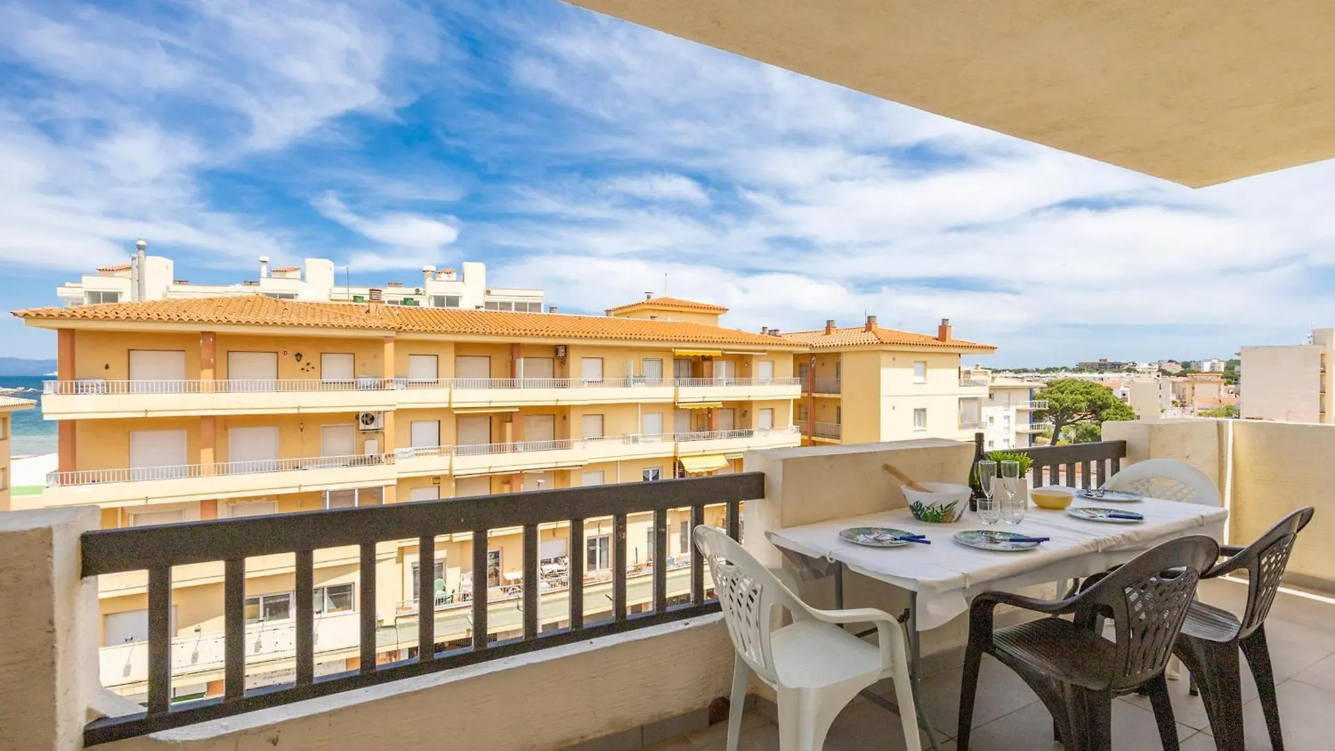 Apartamento Centrico En Riells Con Terraza A 100M De La Playa - Es-325-3 Torroella De Montgri