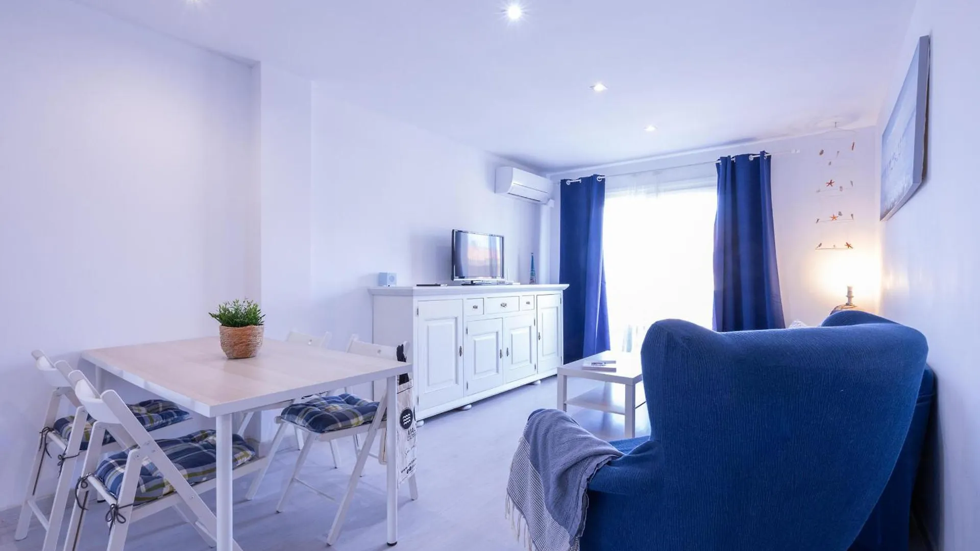 Apartamento Centrico En Riells Con Terraza A 100M De La Playa - Es-325-3 Torroella De Montgri 0*,  Spain