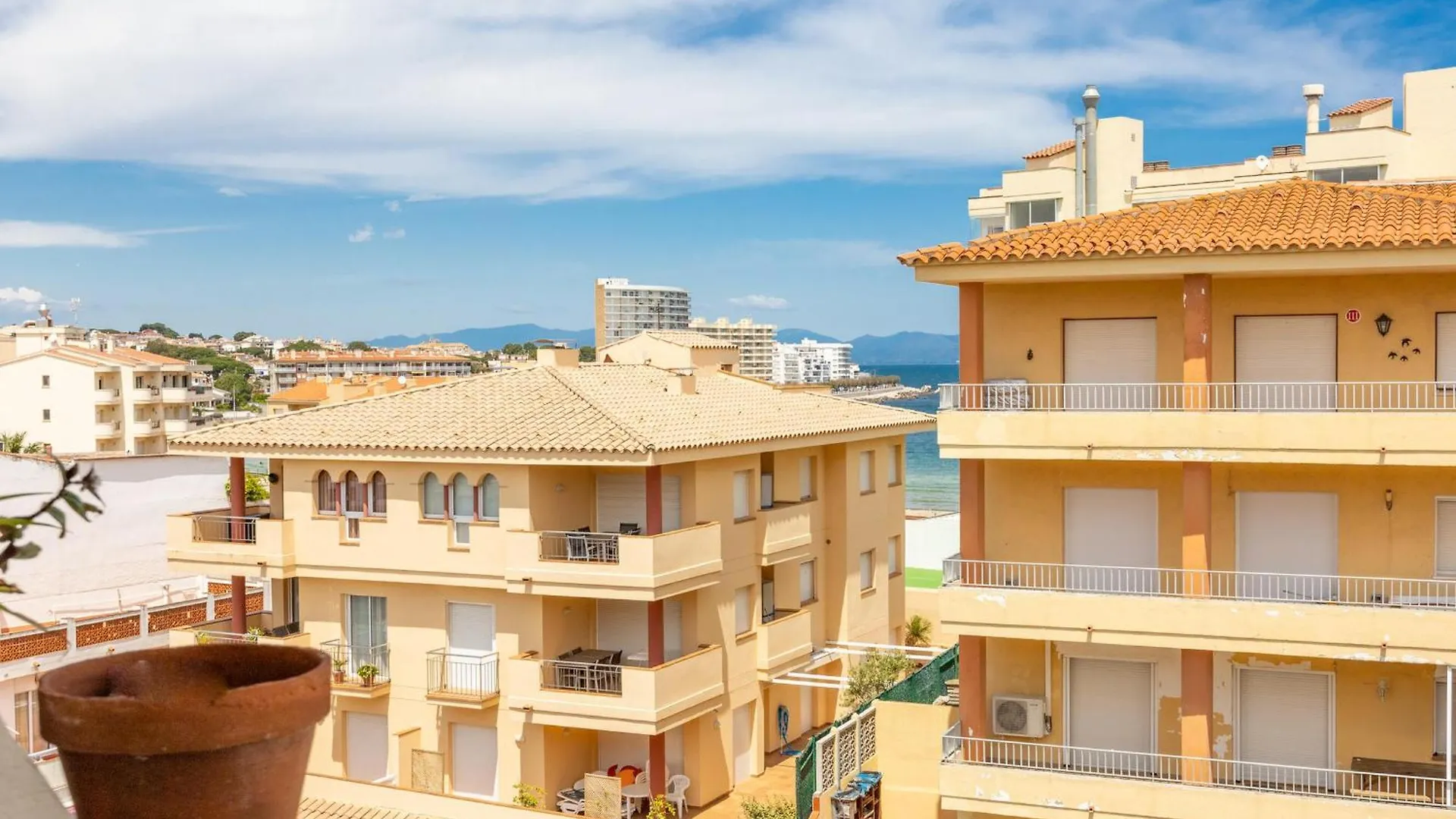 Apartamento Centrico En Riells Con Terraza A 100M De La Playa - Es-325-3 Torroella De Montgri